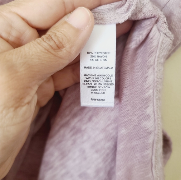 Express Women's V-Neck Top Size Meduim - Picture 4 of 4